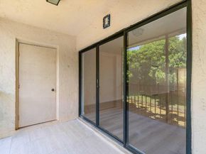 341 Lakeview Drive 203, Weston FL 33326