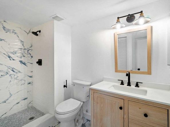 341 Lakeview Drive 203, Weston FL 33326