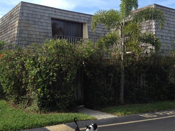 31 Lake Arbor Dr, Palm Springs FL 33461