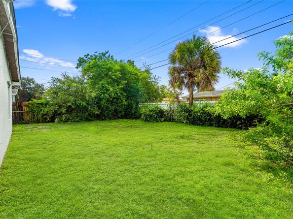 3110 NW 5th Ct, Lauderhill FL 33311