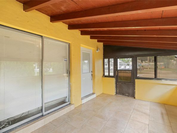 3110 NW 5th Ct, Lauderhill FL 33311