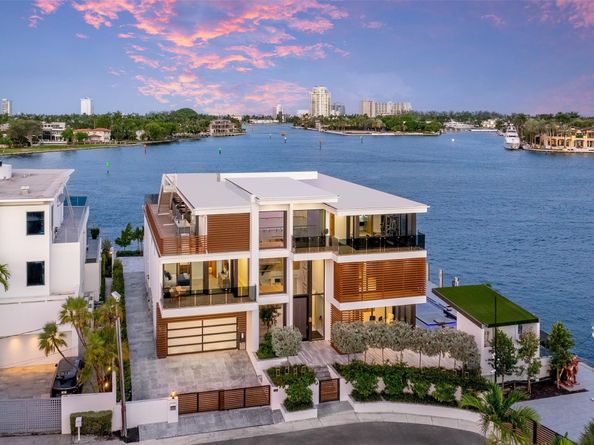 1845 SE 7th Street, Fort Lauderdale FL 33316