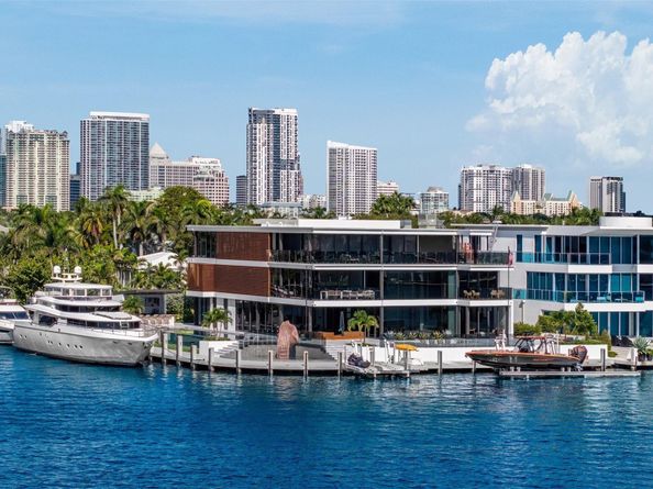 1845 SE 7th Street, Fort Lauderdale FL 33316