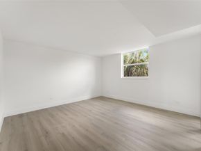 441 NE 195th St 302, Miami FL 33179