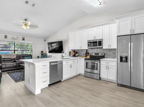 118 Sherwood Circle 8a, Jupiter FL 33458