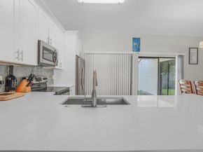118 Sherwood Circle 8a, Jupiter FL 33458