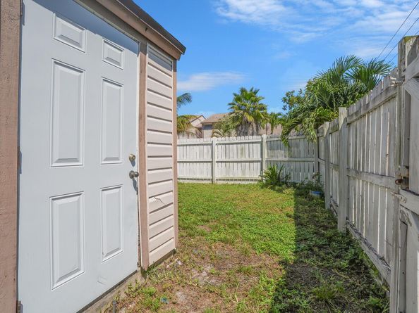 118 Sherwood Circle 8a, Jupiter FL 33458
