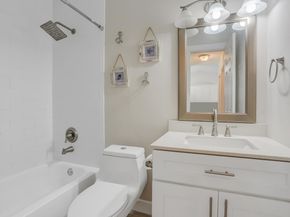118 Sherwood Circle 8a, Jupiter FL 33458