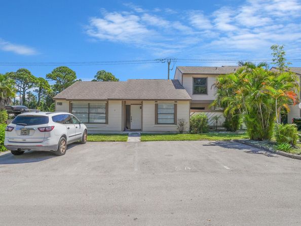 118 Sherwood Circle 8a, Jupiter FL 33458