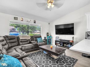 118 Sherwood Circle 8a, Jupiter FL 33458