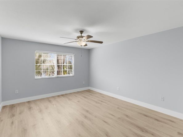5021 Wiles Rd 202, Coconut Creek FL 33073