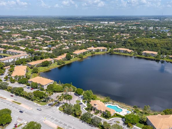 5021 Wiles Rd 202, Coconut Creek FL 33073