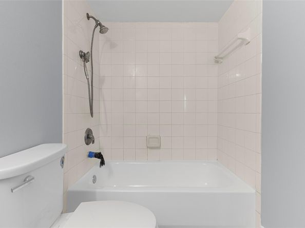 5021 Wiles Rd 202, Coconut Creek FL 33073