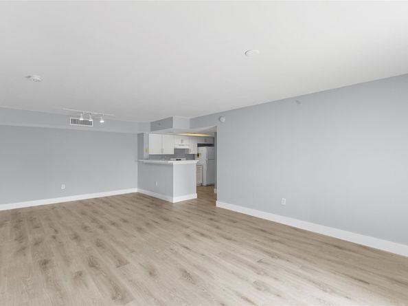 5021 Wiles Rd 202, Coconut Creek FL 33073