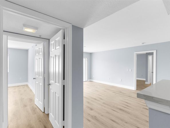 5021 Wiles Rd 202, Coconut Creek FL 33073