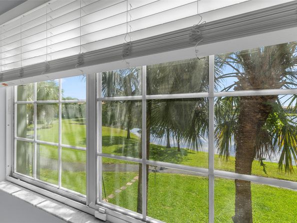 5021 Wiles Rd 202, Coconut Creek FL 33073