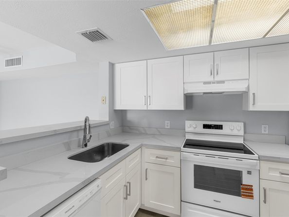 5021 Wiles Rd 202, Coconut Creek FL 33073