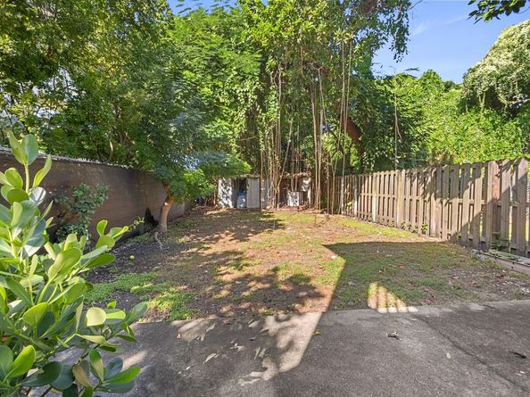 4024 NW 23rd Ct, Miami FL 33142
