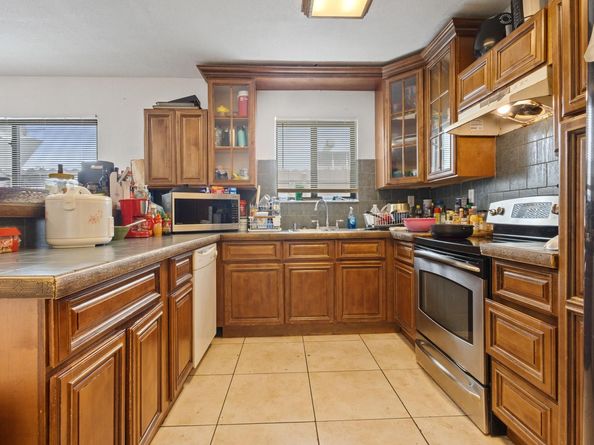 4024 NW 23rd Ct, Miami FL 33142