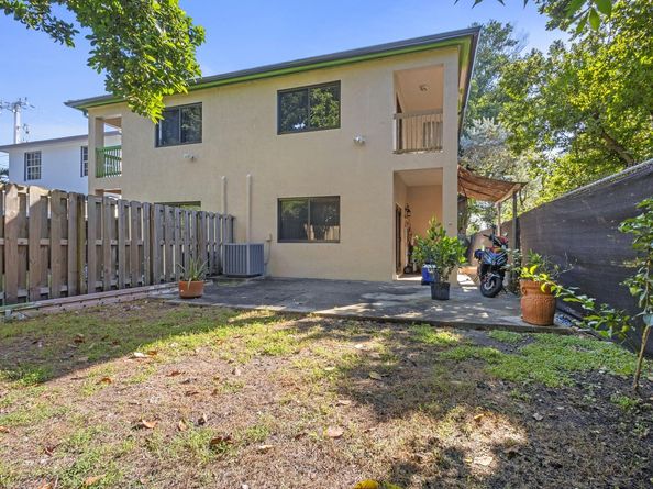 4024 NW 23rd Ct, Miami FL 33142
