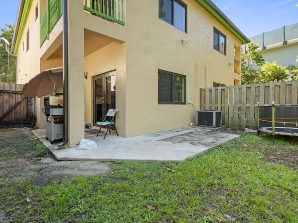 4024 NW 23rd Ct, Miami FL 33142