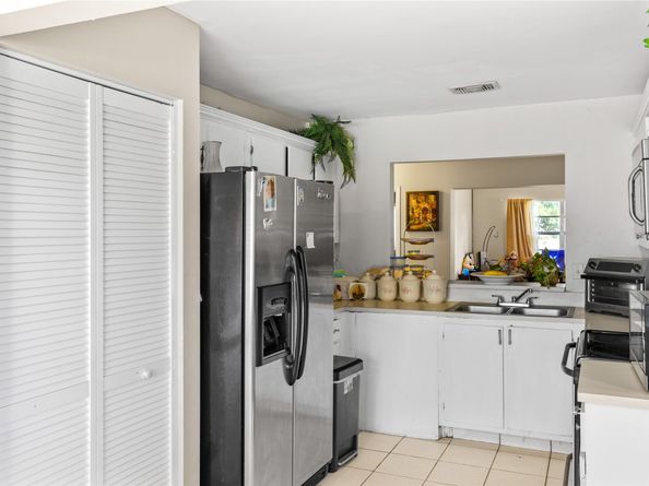 6301 Silver Moon Ln, Greenacres FL 33463