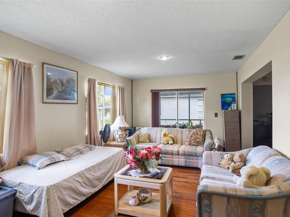 6301 Silver Moon Ln, Greenacres FL 33463