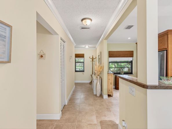 21578 Juego Circle 26d, Boca Raton FL 33433