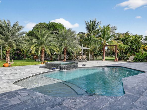 5928 NW 77th Ter, Parkland FL 33067