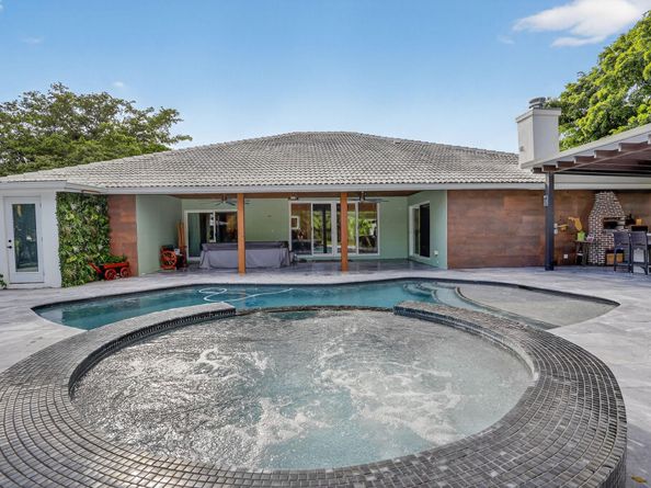5928 NW 77th Ter, Parkland FL 33067