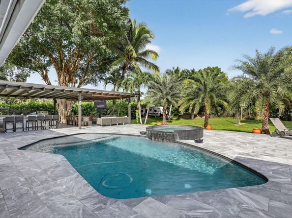 5928 NW 77th Ter, Parkland FL 33067