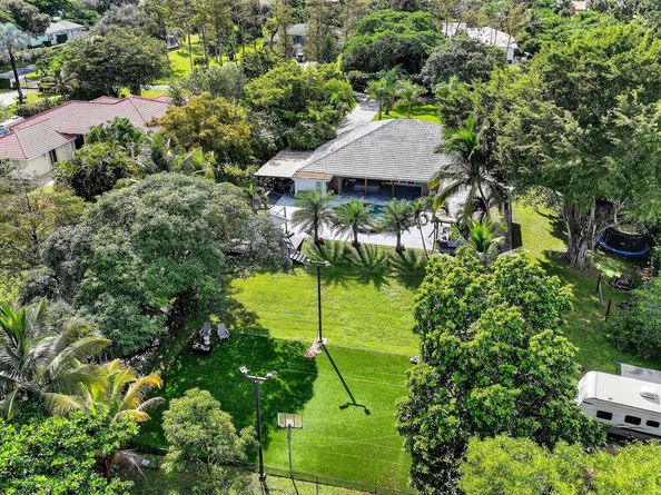 5928 NW 77th Ter, Parkland FL 33067