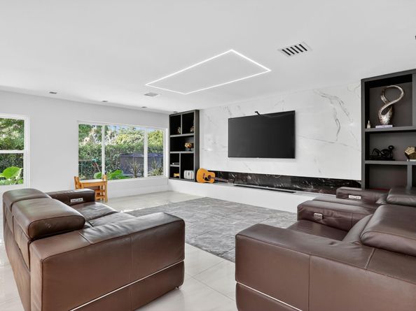 5928 NW 77th Ter, Parkland FL 33067