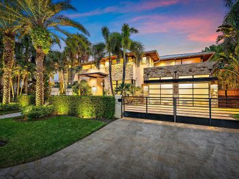 2832 NE 21st Court