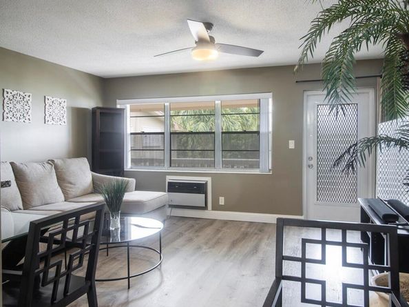 98 Bedford D 98, West Palm Beach FL 33417