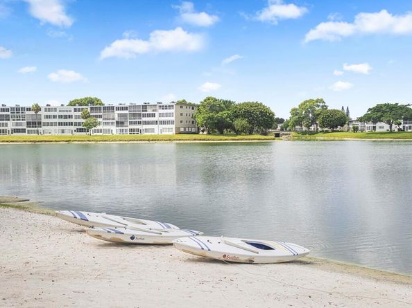 98 Bedford D 98, West Palm Beach FL 33417