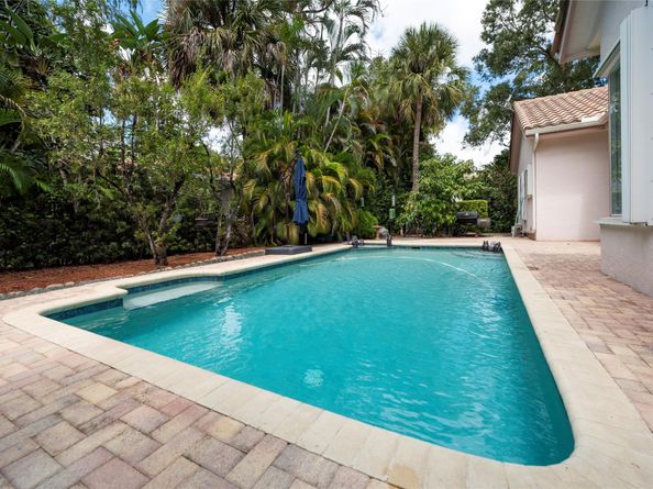 3508 Wildflower Dr, Coral Springs FL 33065