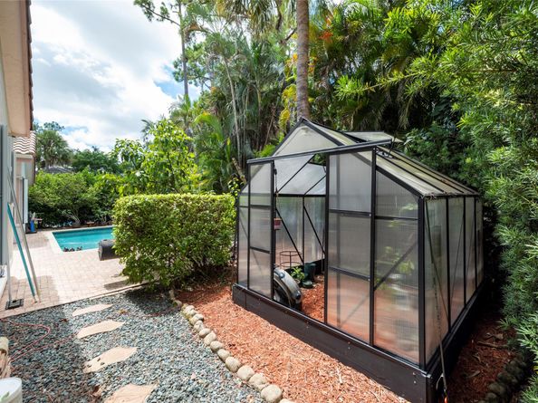 3508 Wildflower Dr, Coral Springs FL 33065