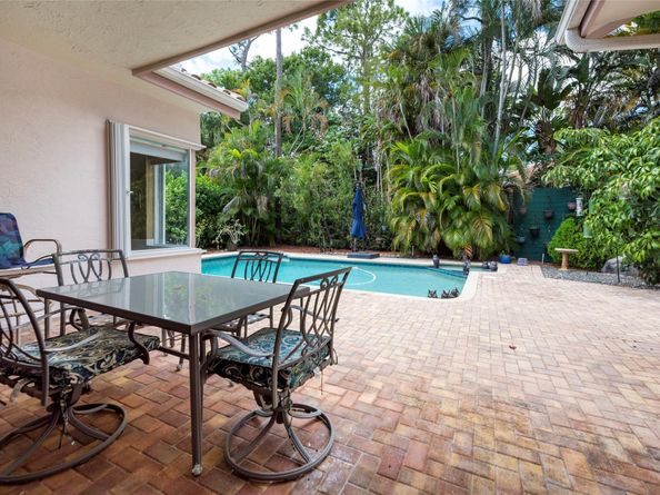 3508 Wildflower Dr, Coral Springs FL 33065