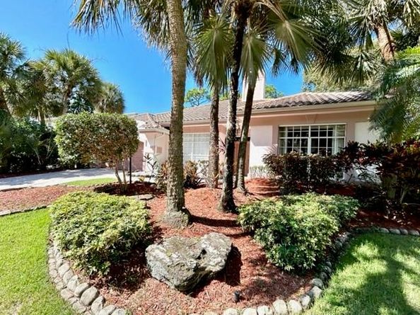 3508 Wildflower Dr, Coral Springs FL 33065