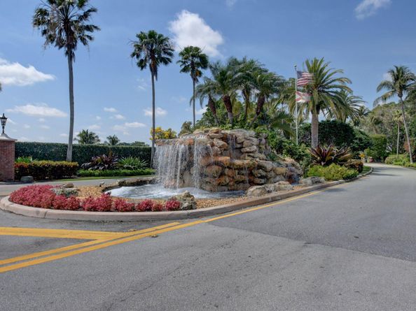 324 Orange Tree Drive 5, Atlantis FL 33462