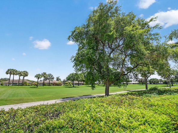 324 Orange Tree Drive 5, Atlantis FL 33462