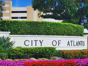 324 Orange Tree Drive 5, Atlantis FL 33462