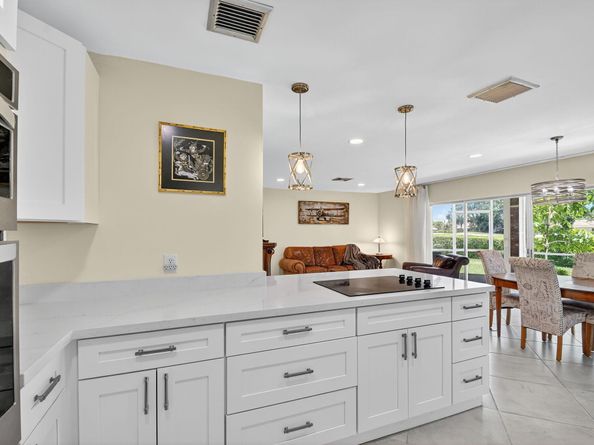 324 Orange Tree Drive 5, Atlantis FL 33462