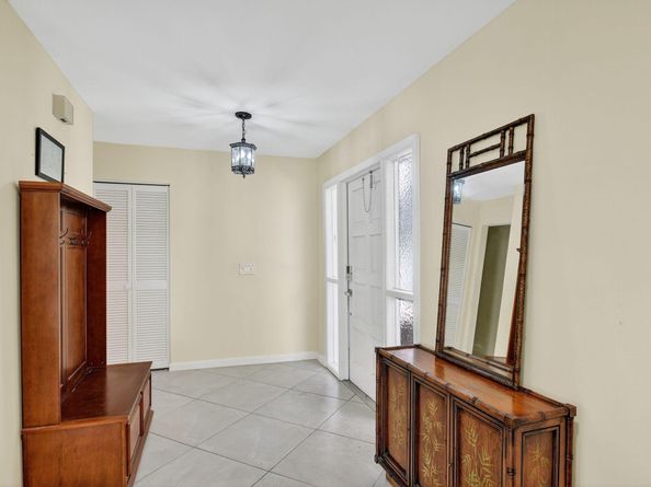 324 Orange Tree Drive 5, Lantana FL 33462