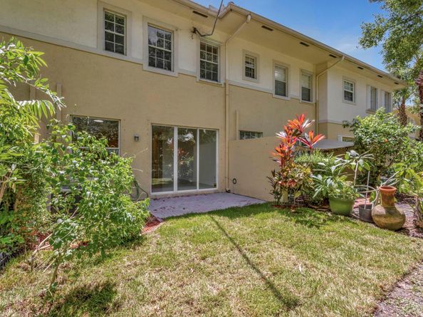 105 Bella Vita Dr 105, Royal Palm Beach FL 33411
