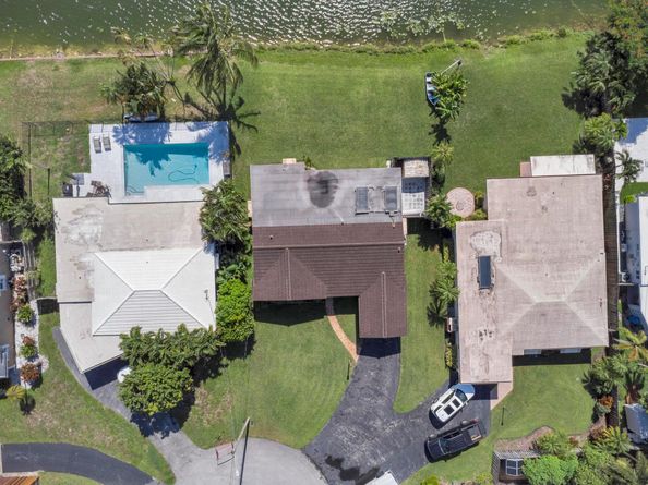 1774 NW 39th Pl, Oakland Park FL 33309