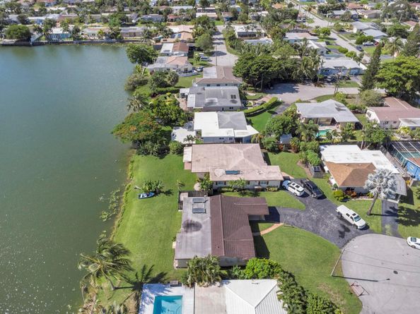 1774 NW 39th Pl, Oakland Park FL 33309