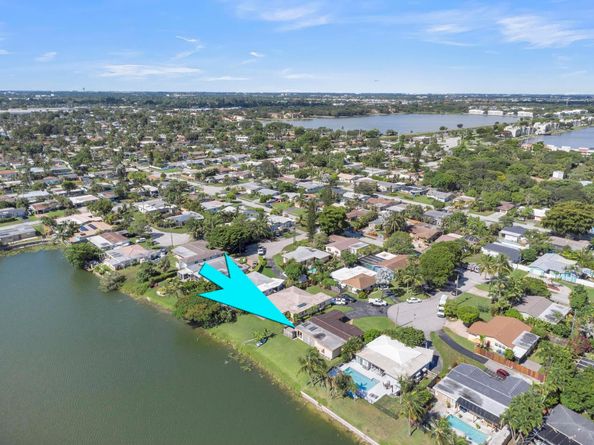 1774 NW 39th Pl, Oakland Park FL 33309