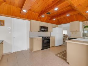 1774 NW 39th Pl, Oakland Park FL 33309